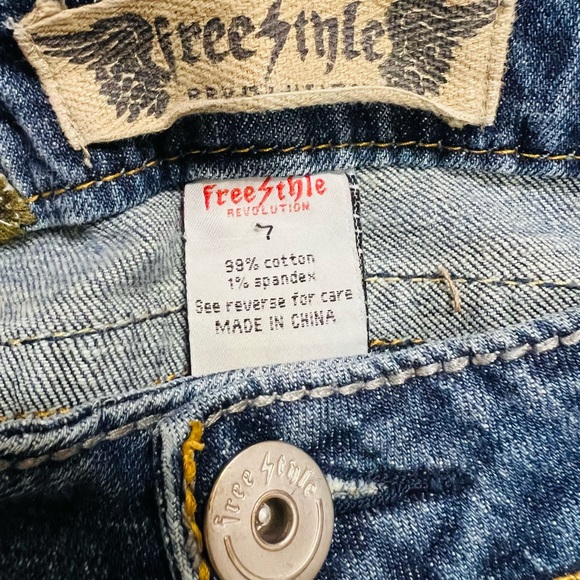 Freestyle Revolution Boho Embroidered Raw
Jeans Sz 7 - Picture 3 of 3